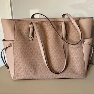 Small pink sales mk purse